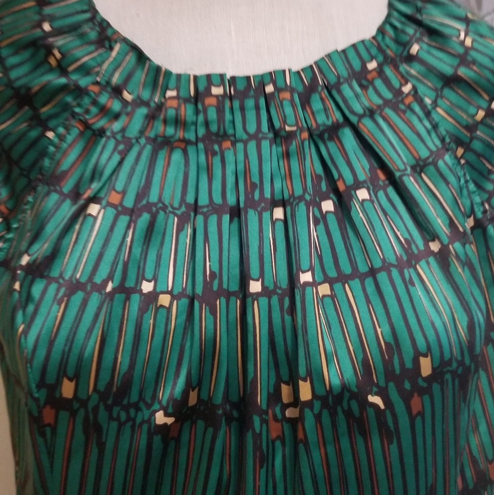 Medium Blouse with Ruffled top - Picture 2 of 3